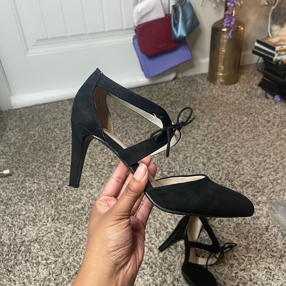 Fergalicious by Fergie Chic Black Suede Women's Heels with Tie - Picture 4 of 9